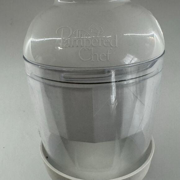 The Pampered Chef Food Chopper USA  #2585 Pre-owned - Picture 2 of 6